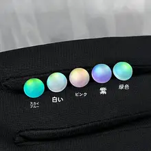 極光色のハーフサークルチタン鋼ピアス【レイザー反射・幻想的デザイン】