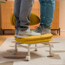 キャスター付き小型スツール【子供用・移動可能・腰当て付き】