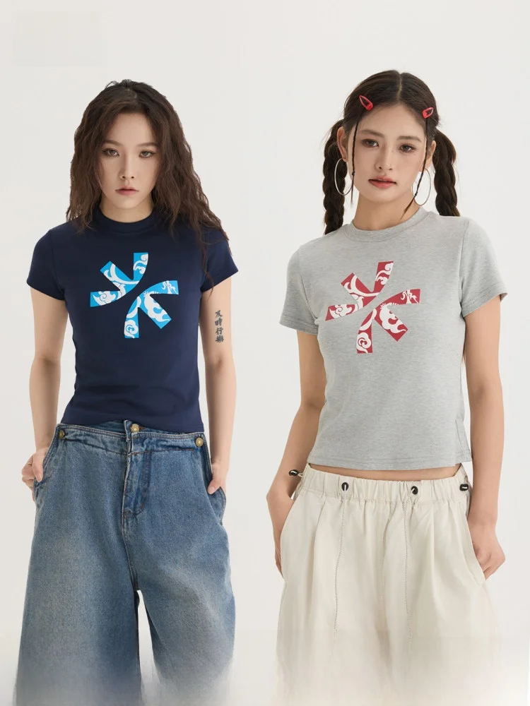 人気のモード系Tシャツはどう選ぶ？シンプルなレトロ風ショート丈Tシャツが実は最強の解決策