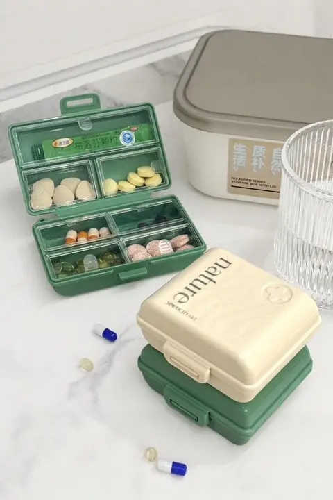携帯用ミニ薬ケース【一日三食分装・密封防潮・便利な七日間用】
