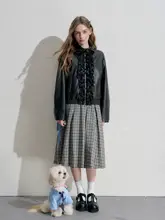 黒のレザージャケット【フリル付・秋用・女性用】