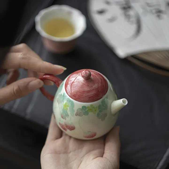 手描き茶壺【釉下彩・革新的デザイン・茶具】