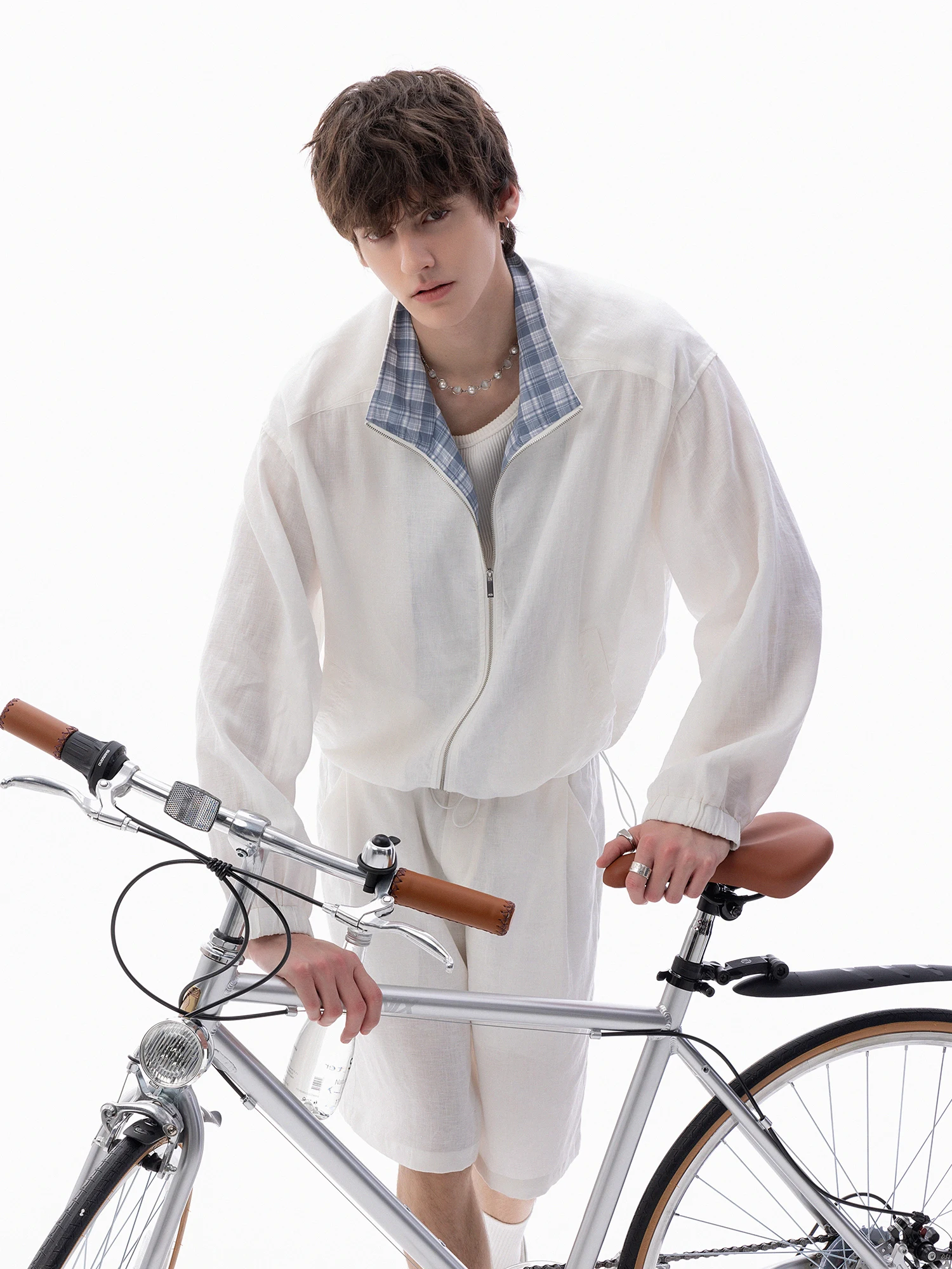 サングラスに合うファッション メンズ 3選：2026年を意識したカジュアルからビジネスまで