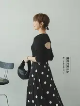 柔らかい生地のバックレースデザイン長袖トップス【高捻長綿・微透け・スリムフィット】