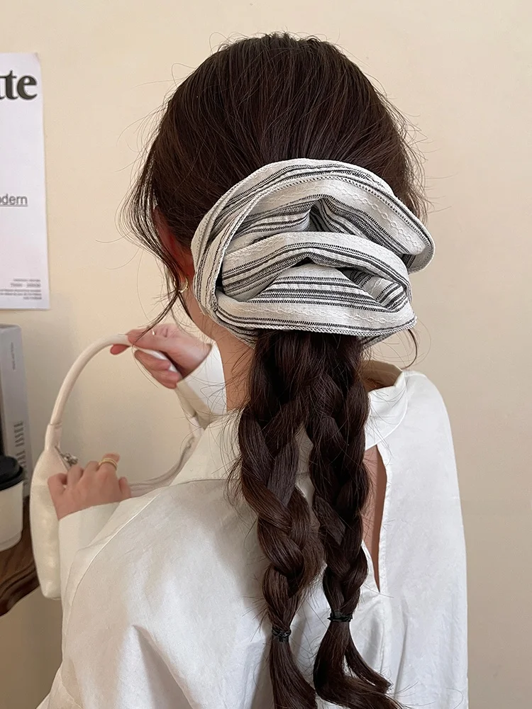 ヘアアレンジ ゴム一本はどう選ぶ？ストライプのゴムが通勤やクリスマスにも活躍する理由