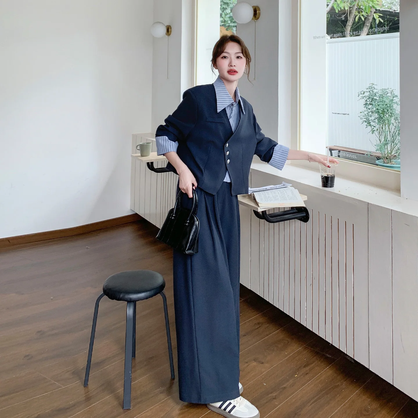 ジャケットとワイドパンツの組み合わせで失敗しないスタイルは？