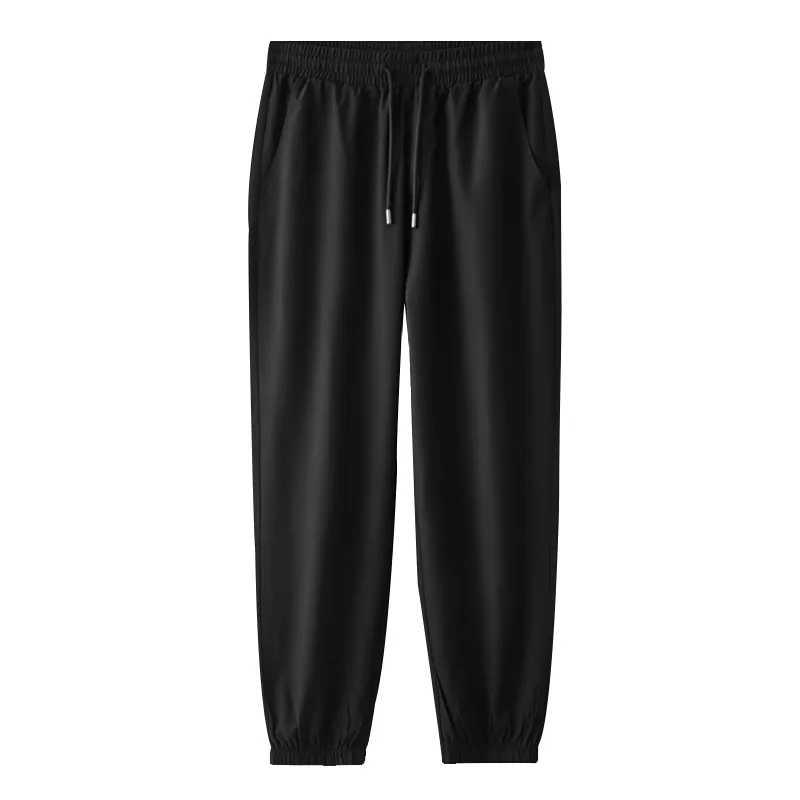 黒スウェットパンツを選ぶときに迷うなら、この1本で解決できる？