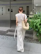 した雰囲気のブラウスとワイドパンツ【夏用・女性向け・おしゃれなスタイル・セットアップ対応】