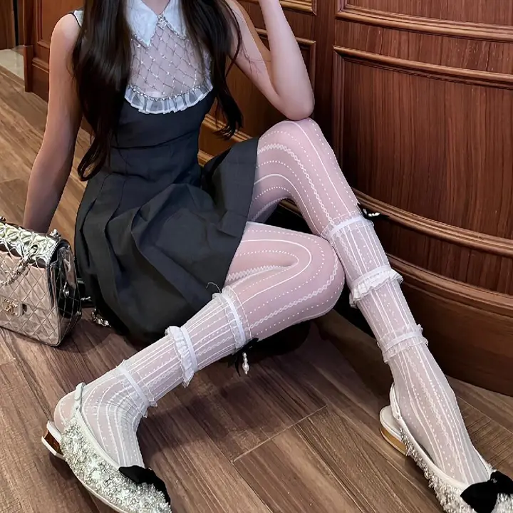 繊細な立体レースの超薄白色パンティストッキング【セクシー・美脚効果】