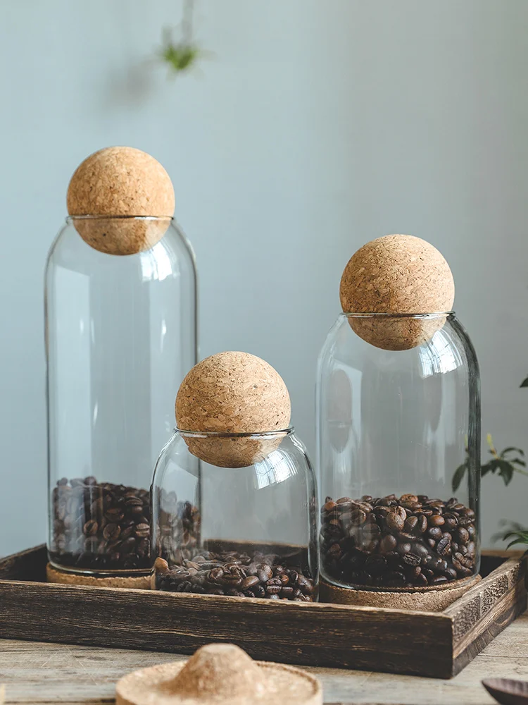 コーヒー豆を大切に保管するための容器は、本当に「木製」か「プラスチック」か？