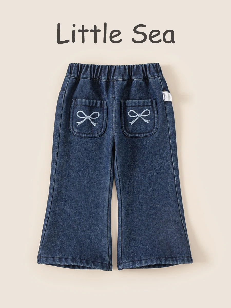 40代の冬にぴったりなデニムコーデは、フリースリボン刺繍カットパンツで決まる？