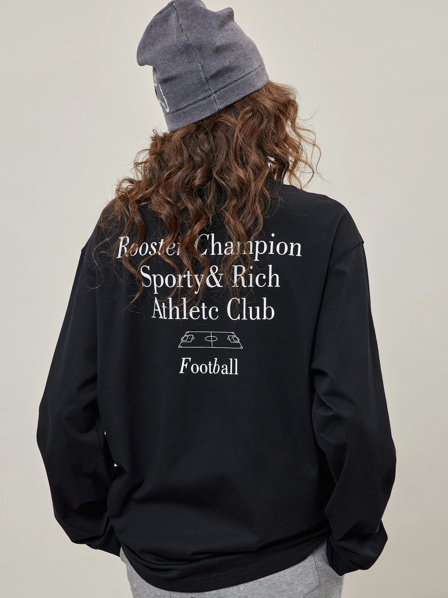 champion sweatshirt はどの色がおすすめ？通勤でも日常でも使える「黒のコットン長袖Tシャツ」の本当の魅力とは？