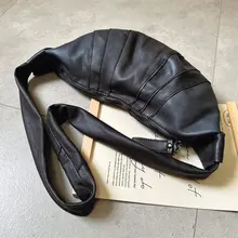 羊革製 牛角デザインショルダーバッグ【斜め掛け・高級感ある本革】