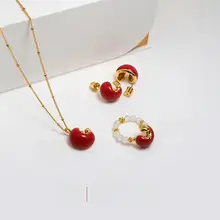 豪華感あるギフトボックス付き！赤い錦鯉ネックレスとイヤリングのジュエリーセット（セットアップ対応）