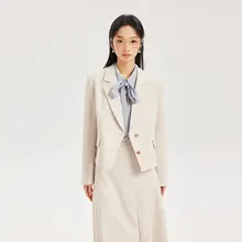 米白色の正装女性用ジャケット＋スカート【大学生対応・短丈デザイン・職場や面接向け】（セットアップ対応）