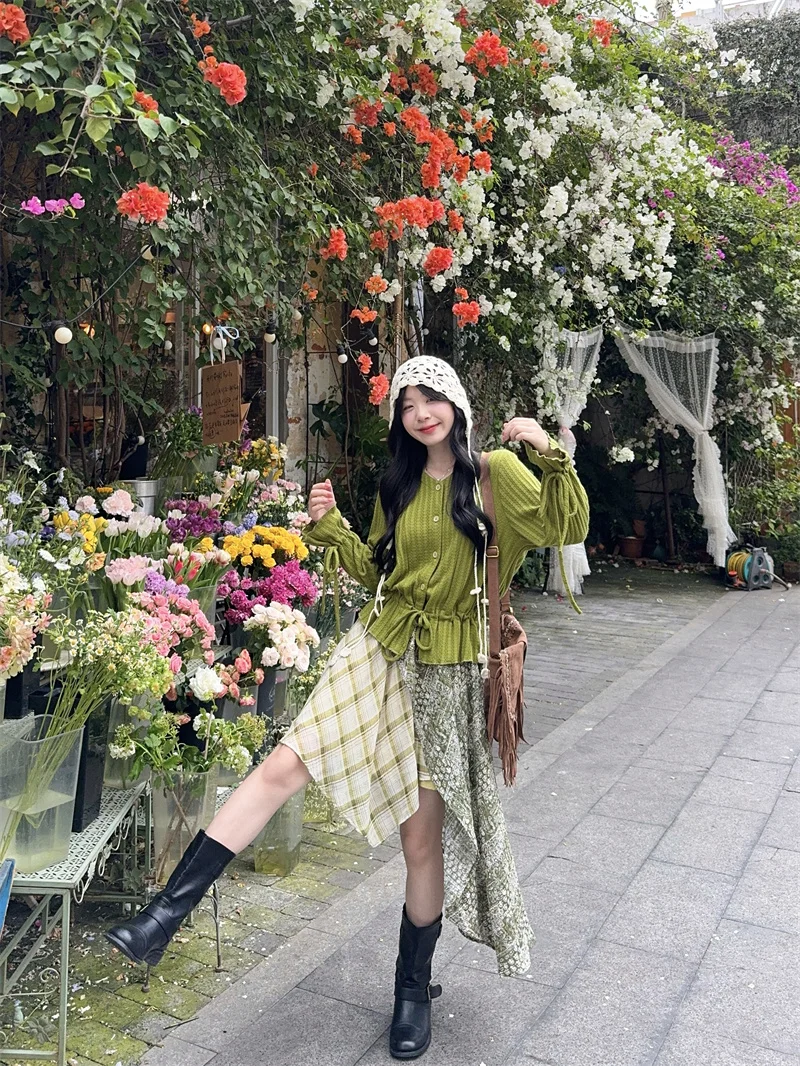 春にぴったりのミントグリーンスカートは、どう選ぶ？