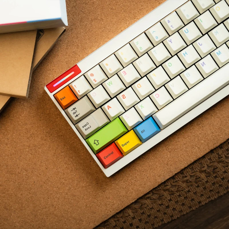 ミラーイメージ キーキャップ：PBT製シングルサイドで実現するメカニカルキーボードの高耐久性と人体工学設計