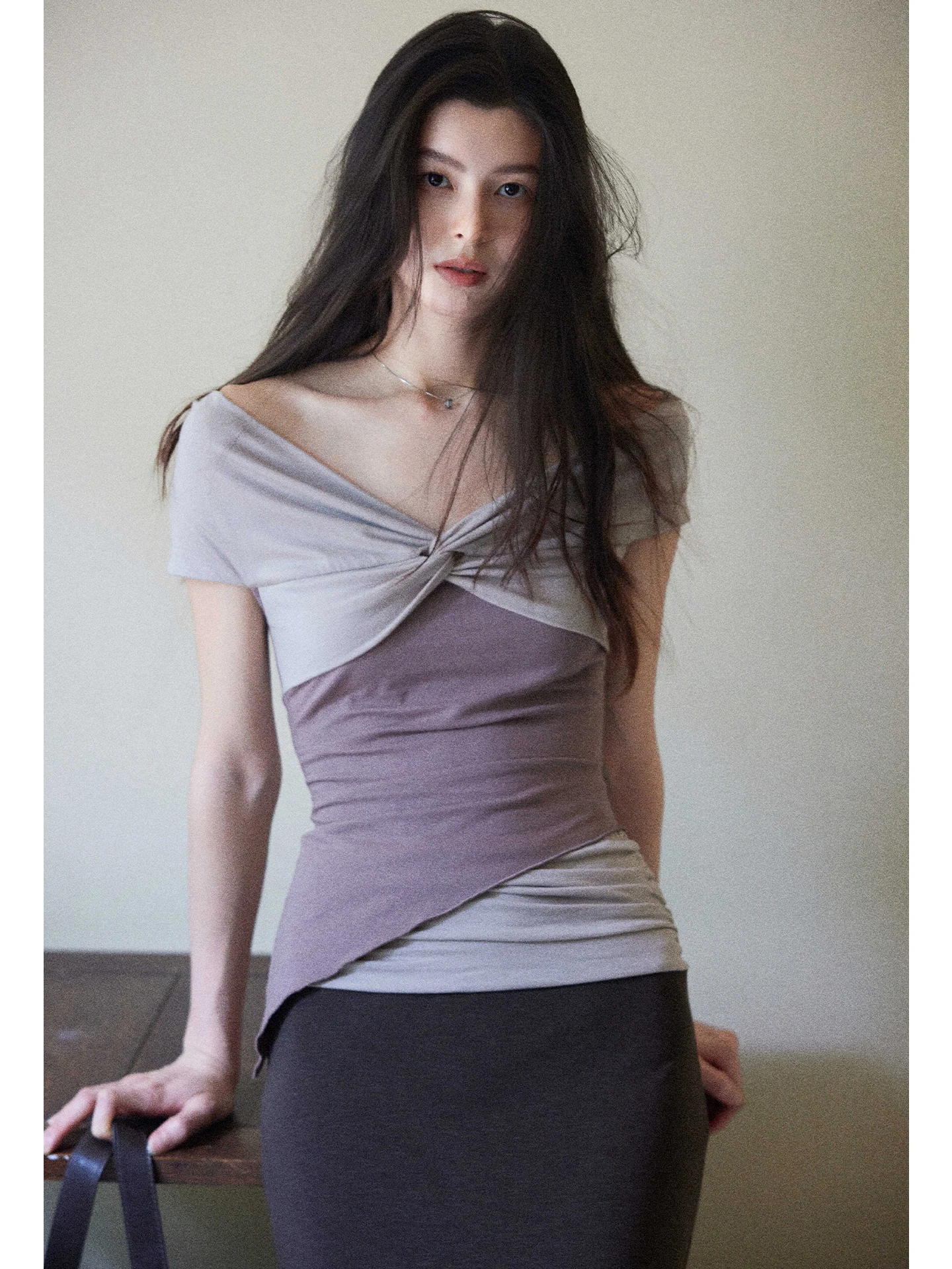 なで肩 コーデ どうやって着る？通勤でも夏でも自然なスタイルにできる秘密はここに