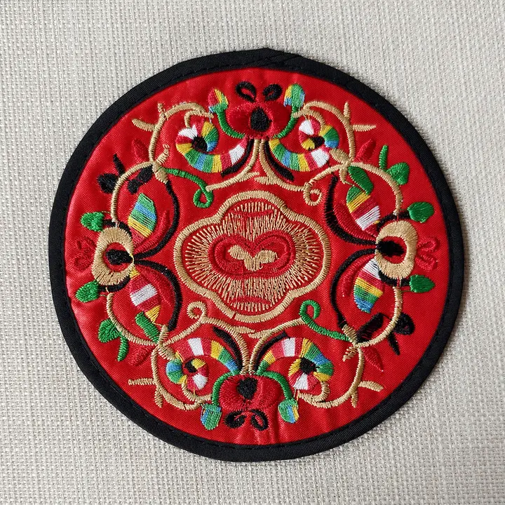 中華風デザインの刺繍コースター【円形・布製・おしゃれなテーブルマット】