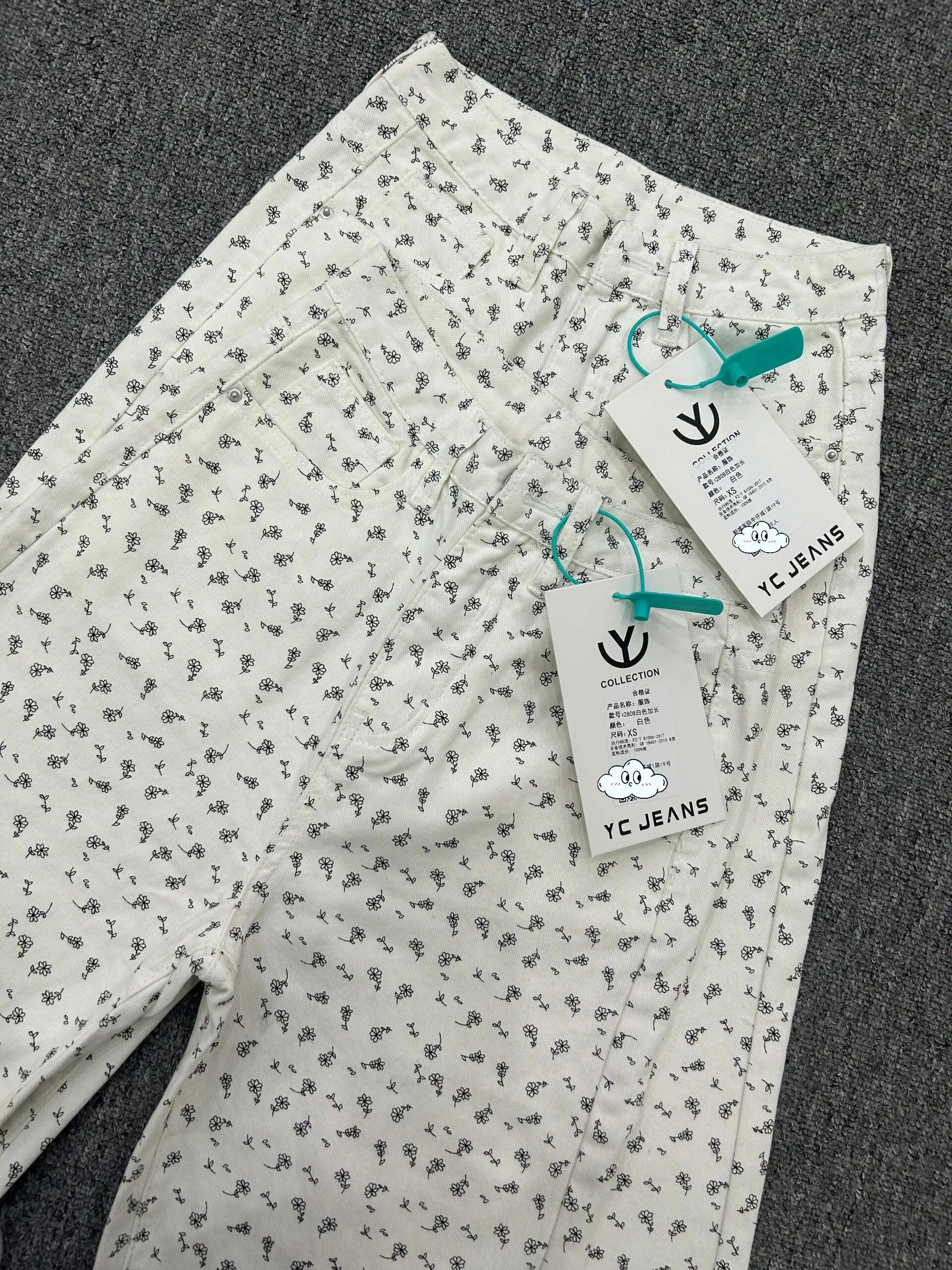 ハイウエストストレートデニムパンツ【ヴィンテージ風・小花柄・女性用】：中古市場での価格帯と実用性を検証