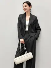 グレーのジャケットパンツスーツ【フィット・軽やかな印象・オフィス向け】（セットアップ対応）
