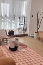 レトロデザインの広いリビング用カーペット【床辺用・居心地の良い雰囲気】