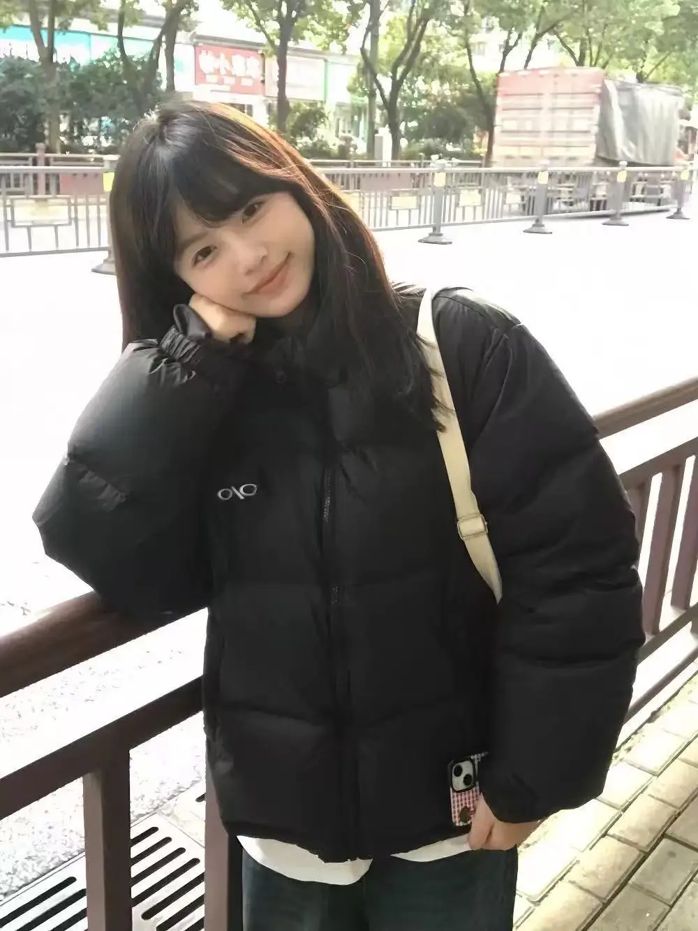 40代の冬アウターに何を選びたい？極上の柔らかさとゆったりシルエットが解決するベストアイテムとは