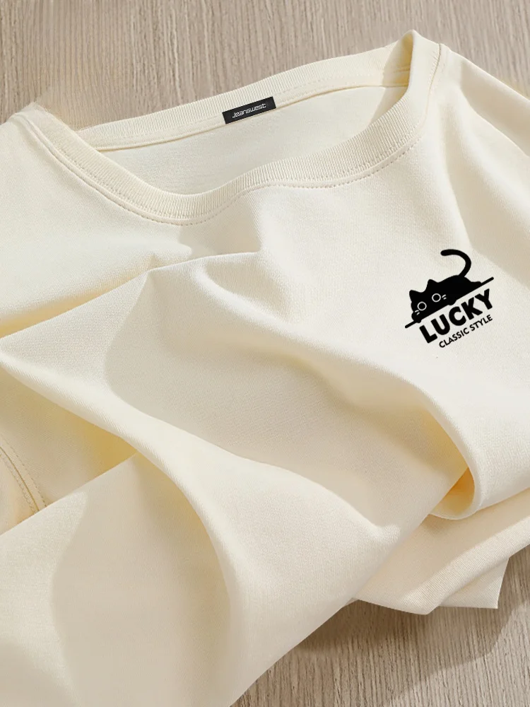 メンズTシャツの着こなしに迷うなら、猫デザインの半袖Tシャツが救う！