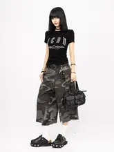 ヴィンテージスタイルの刺繍ロゴ半袖Tシャツ【ブラック・レディース・夏用・タイトフィット】