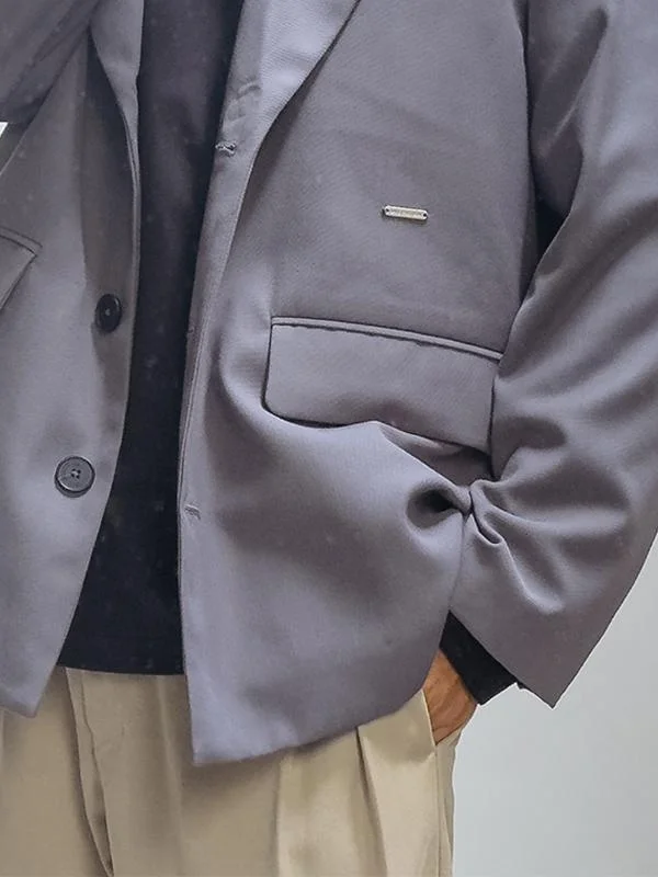 シンプルでかっこいい服 メンズ：カジュアル単色デザインのメンズジャケットの実用性とシーン別活用