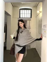 キャメルカラーのケープショール【ハイエンド・千鳥格子・フリンジ付き・ニット】