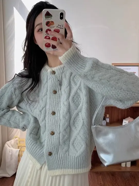 優しい印象の麻花編みニットカーディガン【春秋用・女性用・ライトブルー・レトロスタイル】