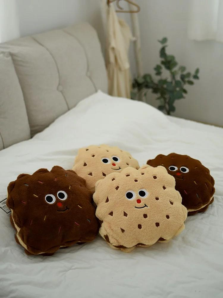 クッキー型抱き枕：丸いクッションとしての実用性と空間適応性