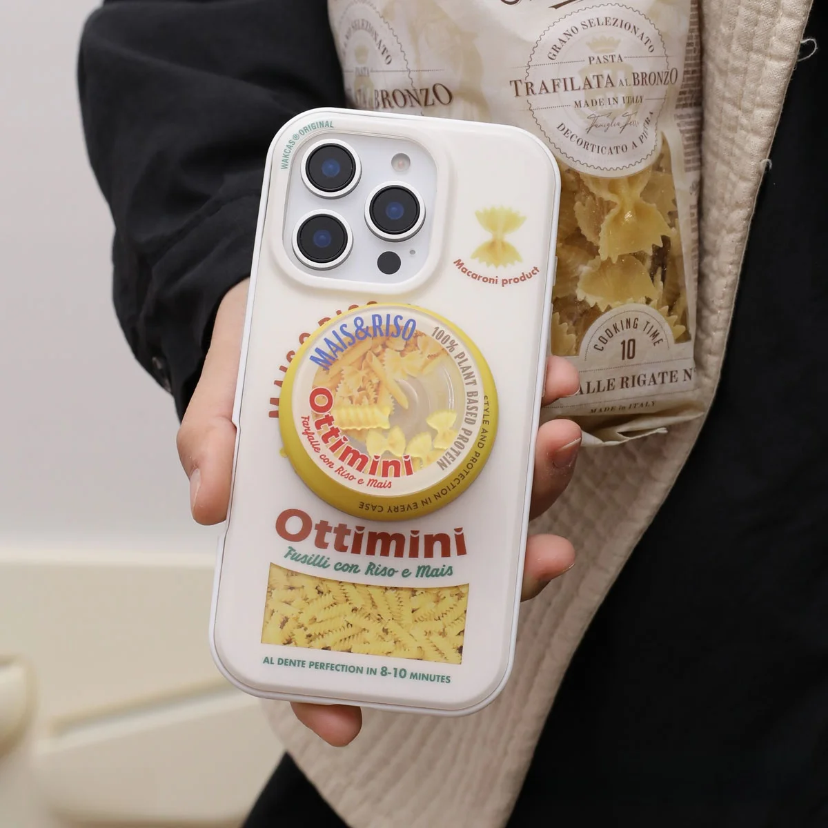 パスタデザインのマグネット携帯スタンド：個性的な磁吸式ホルダーの実用性と使い方