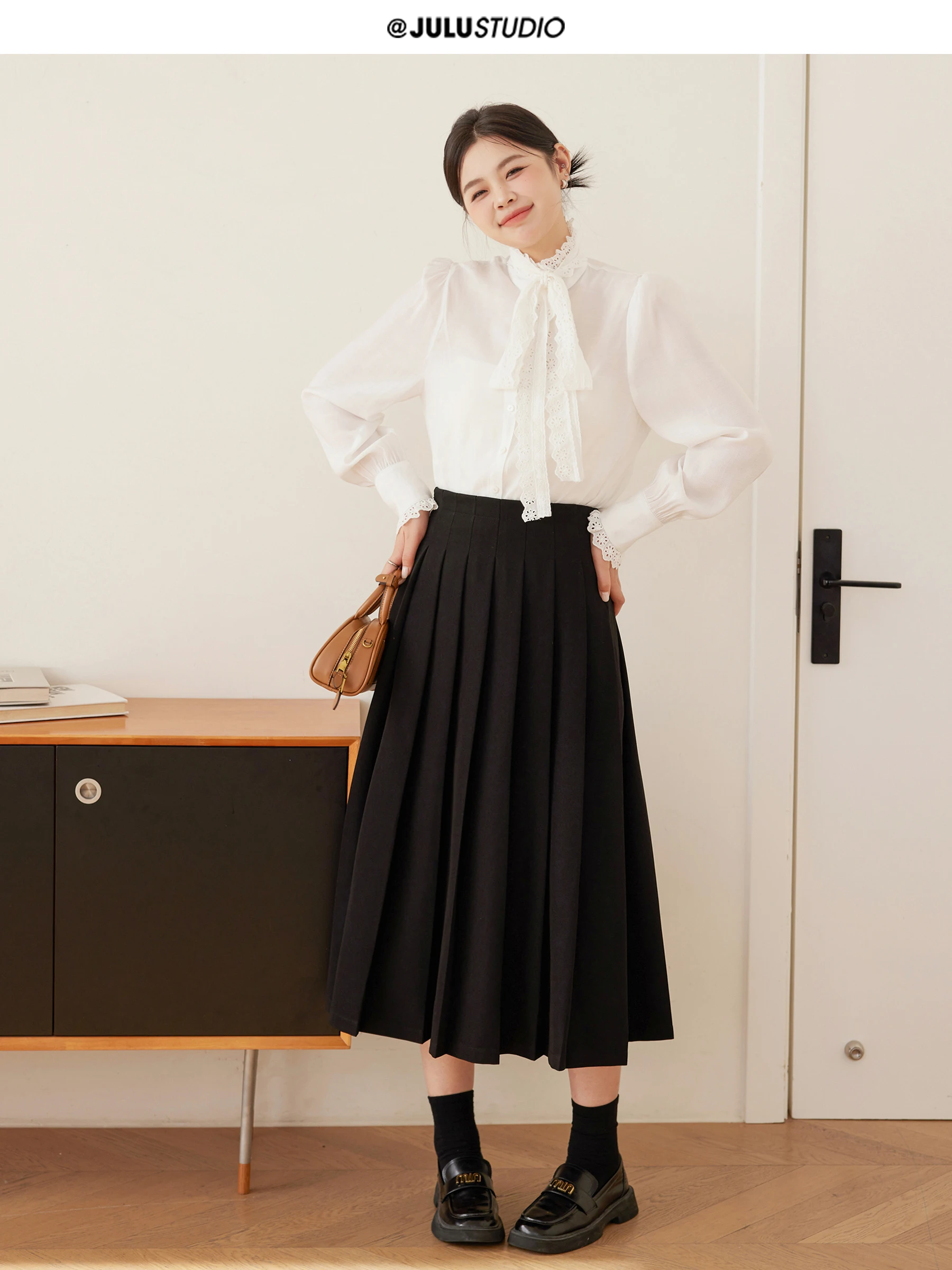 今の時期の服装レディースで悩んでいるなら、この1アイテムで解決できる？