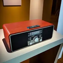 ヴィンテージ木製デスクトップラジオ【Bluetoothスピーカー・カードスロット付・三波対応】