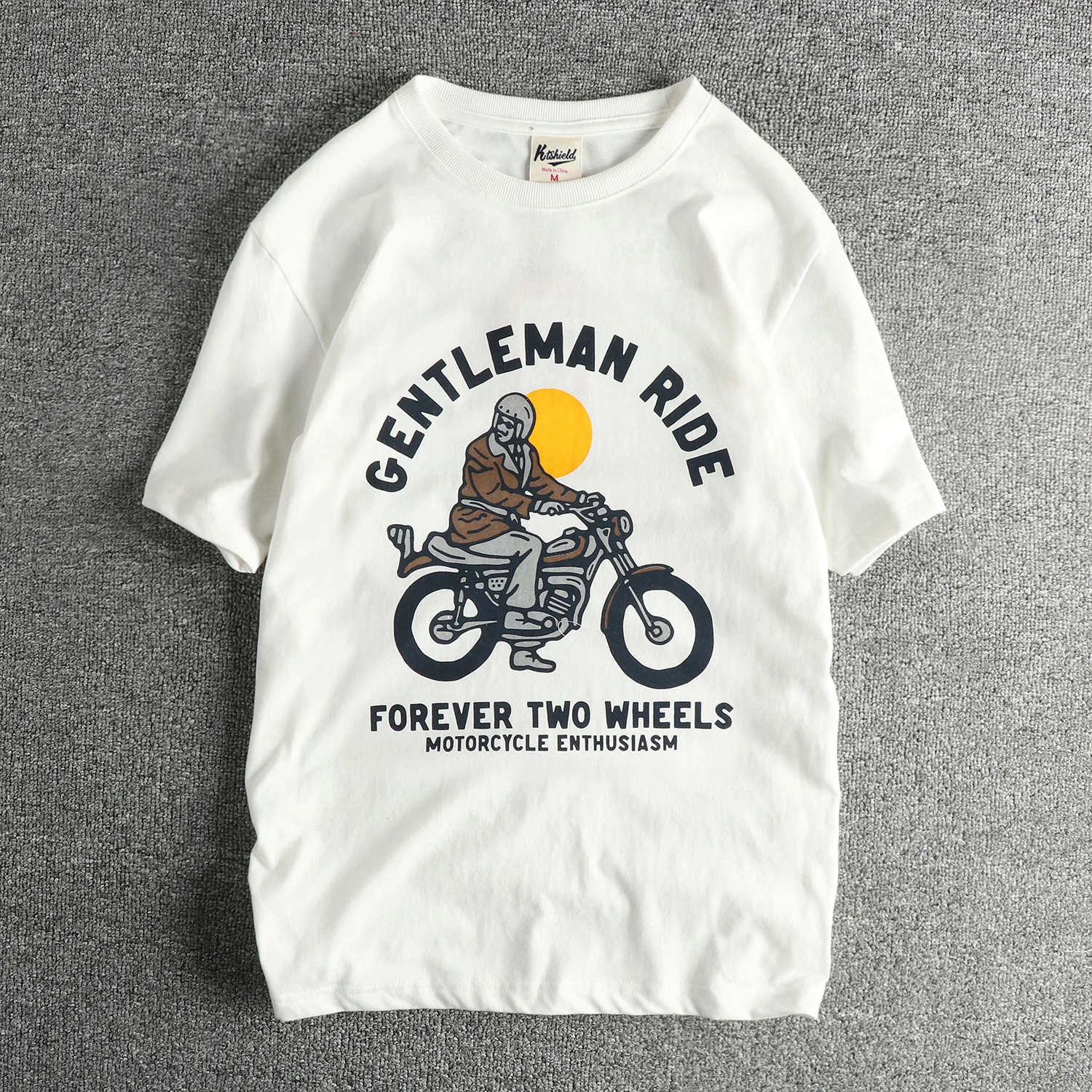 バイクデザインの短袖Tシャツ：アメリカンヴィンテージ風の夏用カジュアルファッション
