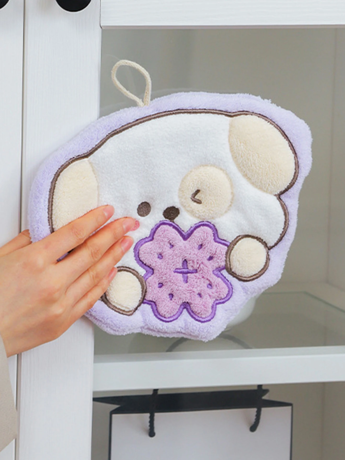 かわいいデザインの厚手キッチンタオル：吸水性とフック掛け対応で実用性 を向上
