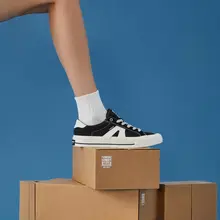 黒のクラシックローカットキャンバスシューズ スケートボード用 男女兼用
