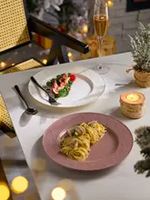 クリスマスデザインの陶器製デザートプレート【高級感ある軽やかさ・家庭用】