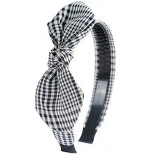 可愛いウサギ耳デザインのヘアバンド【幅広・滑り止め付き・リボン装飾】