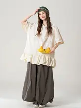 感のあるデザイン！フラワーベルスリーブのフード付きトップスとワイドパンツの夏用コーデ（セットアップ対応）