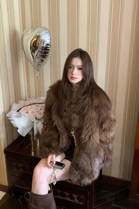 琥珀色のグラデーションのファーコート【エコファー・ロング丈・冬用・スタンドカラー】
