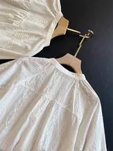 フレンチリバイバル刺繍ラウンドネックシャツ【ランプスリーブ・秋用・白色】