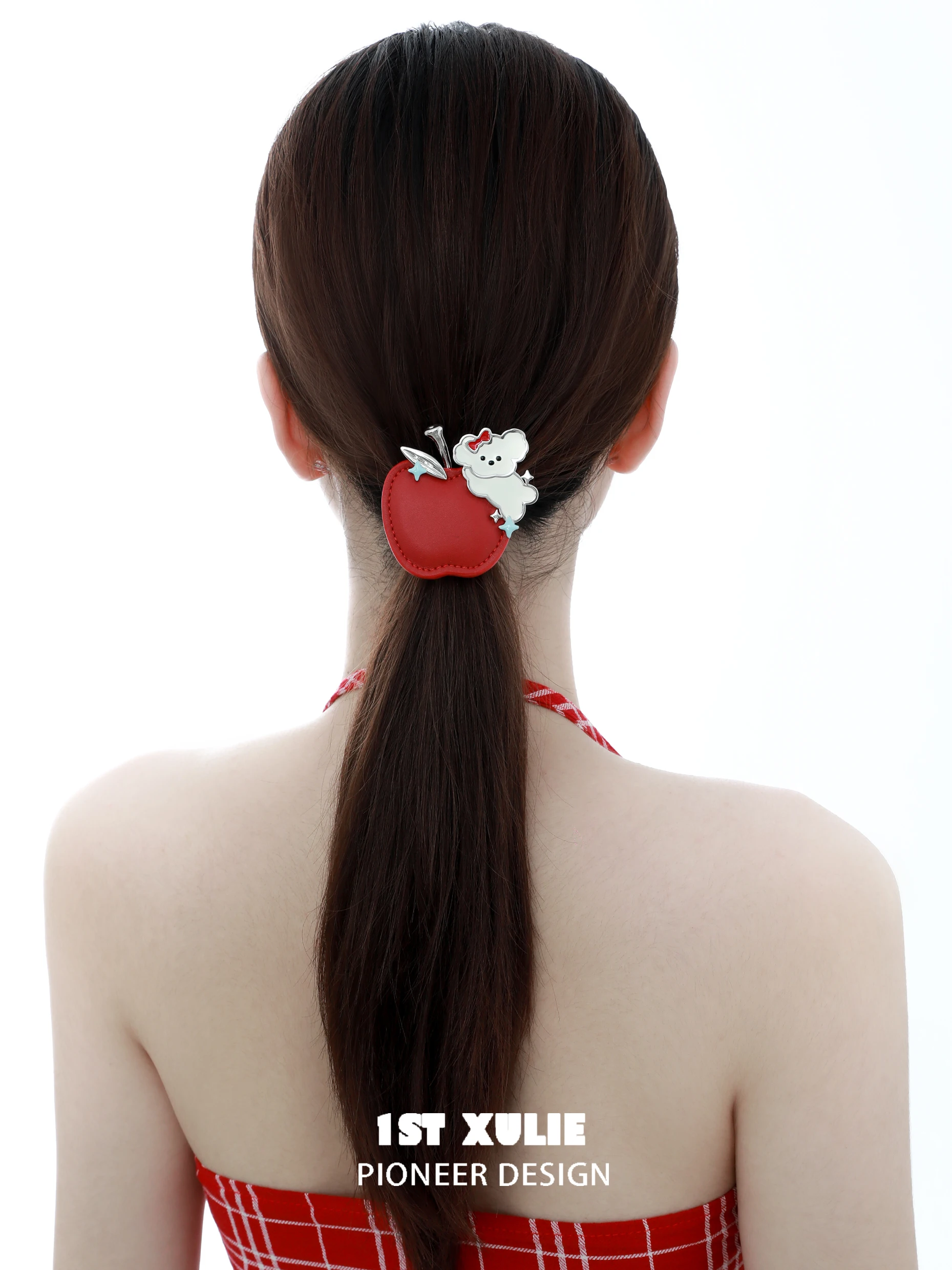 ポニーテール ボサボサに合う高級感のヘアクリップは？