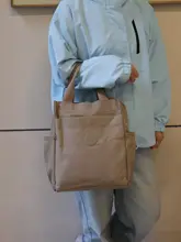 シンプルでおしゃれな手提げバッグ【防水・保温対応・お弁当用】