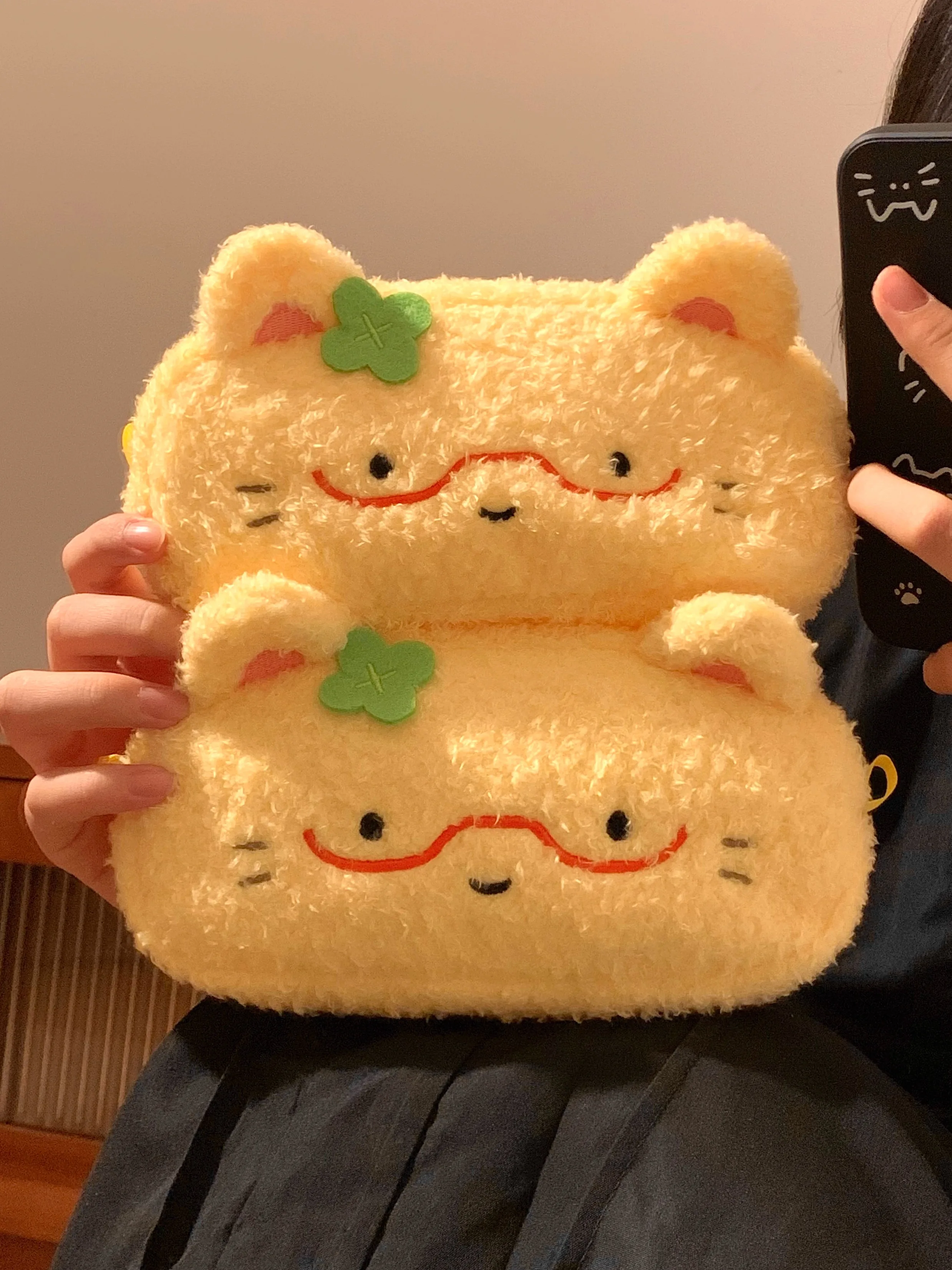 可愛いデザインの猫型ペンケース：高容量・インス風・女の子用文房具収納の実用性と価格分析