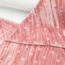 光沢のあるストレッチピンクハート彫刻横縞デザインの金糸ベルベット生地【ドレス・チャイナドレス用 】