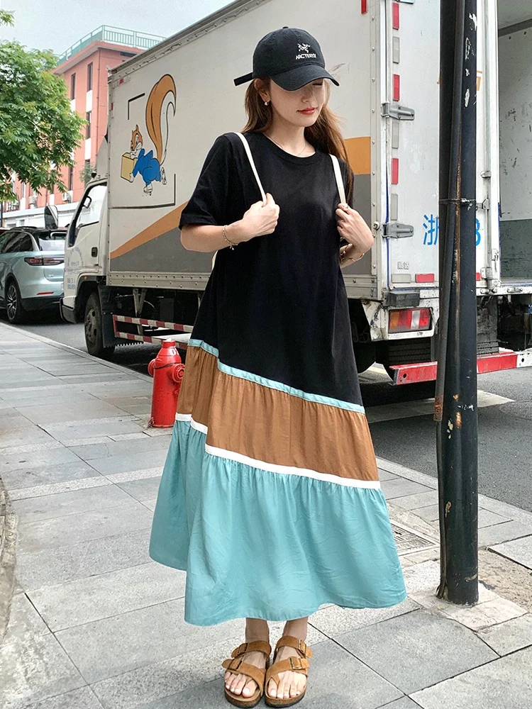 ライブ服装夏：した雰囲気のTシャツワンピースでリゾートスタイルを実現