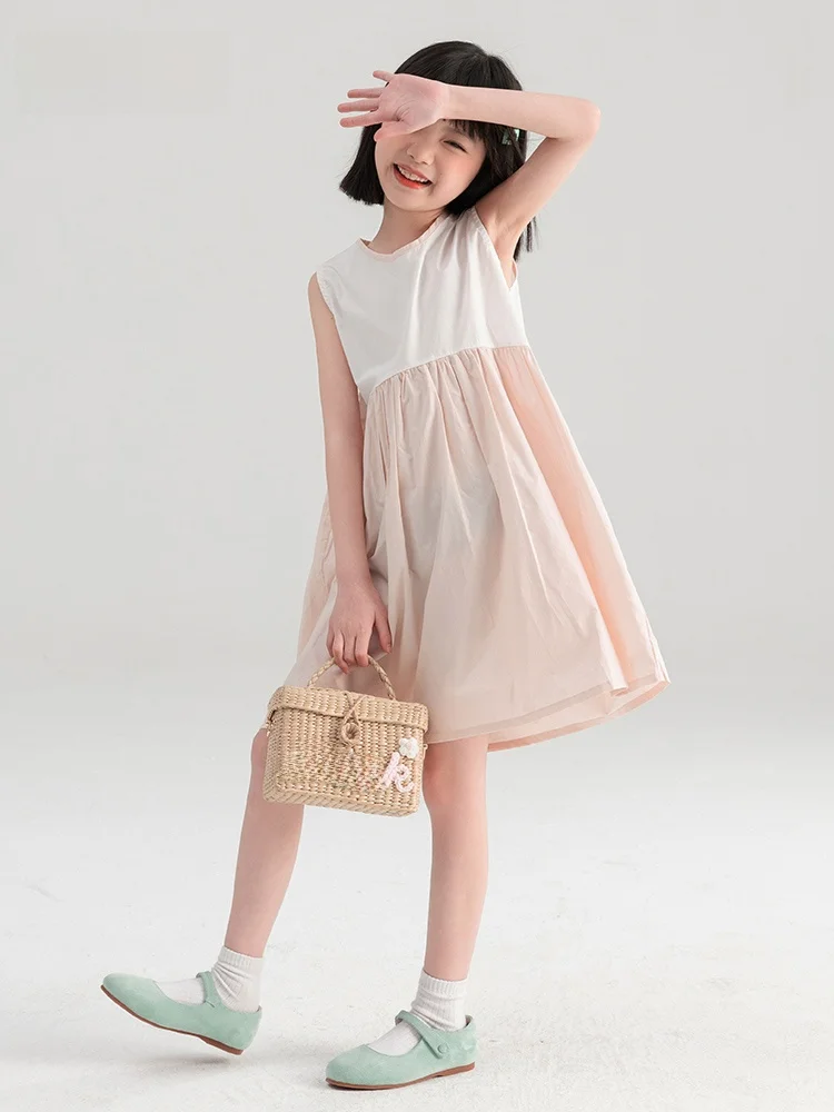 2歳の女の子にぴったりなおしゃれな服は？夏用のノースリーブワンピースが解決する